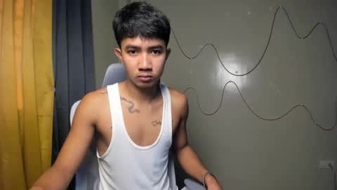Snapshot of ur_hottestjonny chatting on 05-01-26, 01:43 jonny online show from 05-01-26, 01:43