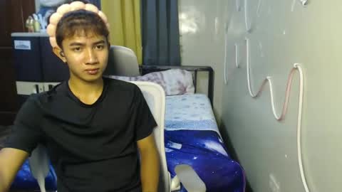 Snapshot of ur_hottestjonny chatting on 06-16-26, 11:46 jonny online show from 06-16-26, 11:46