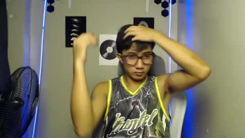 Snapshot of ur_hottestjonny chatting on 07-07-26, 11:03 jonny online show from 07-07-26, 11:03