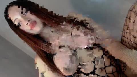 Snapshot of ur_infatuation chatting on 01-12-25, 01:37 Lola online show from 01-12-25, 01:37