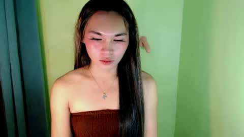 QUEENSY online show from 02-25-25, 05:47