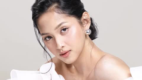 Veronica Lodge online show from 11-20-25, 03:28