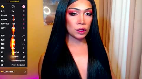 Snapshot of ur_new_fantasy chatting on 12-18-25, 05:08 Call me Queeny online show from 12-18-25, 05:08