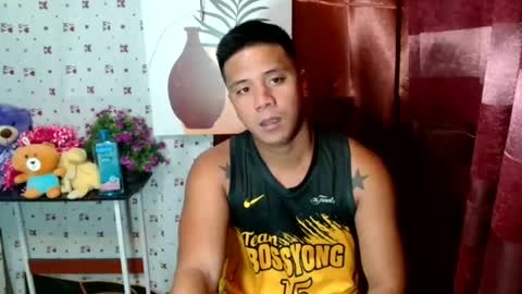 Snapshot of ur_pinoydave chatting on 01-18-25, 04:04 Dave online show from 01-18-25, 04:04