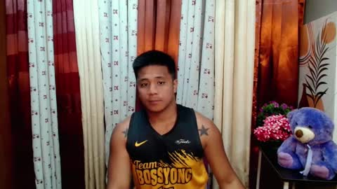 Snapshot of ur_pinoydave chatting on 03-11-25, 11:04 Dave online show from 03-11-25, 11:04