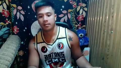 Snapshot of ur_pinoydave chatting on 12-15-25, 10:41 Dave online show from 12-15-25, 10:41