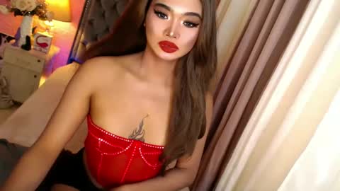 Snapshot of ur_sassygirl chatting on 02-11-25, 01:52 Kath online show from 02-11-25, 01:52