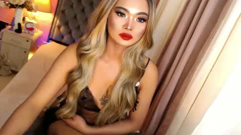 Snapshot of ur_sassygirl chatting on 02-17-25, 12:43 Kath online show from 02-17-25, 12:43
