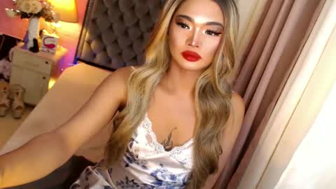Snapshot of ur_sassygirl chatting on 02-17-25, 10:25 Kath online show from 02-17-25, 10:25