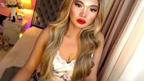 Snapshot of ur_sassygirl chatting on 02-18-25, 04:37 Kath online show from 02-18-25, 04:37