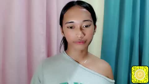 Snapshot of ur_sexyllie chatting on 01-05-26, 08:01 Ellie online show from 01-05-26, 08:01