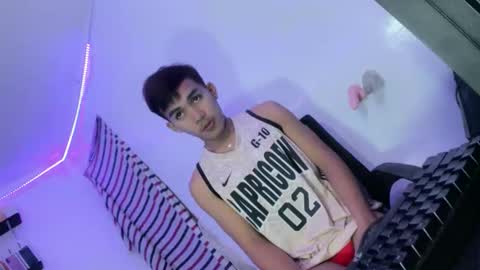 Snapshot of ur_shan21 chatting on 05-19-26, 06:58 ur_shan21 online show from 05-19-26, 06:58