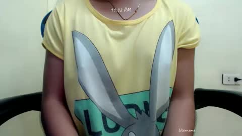 Snapshot of ur_small_girl chatting on 10-06-25, 03:31 ur_small_girl online show from 10-06-25, 03:31