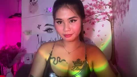 Snapshot of ur_ultimatedreamgirlxoxo chatting on 04-26-26, 08:17 HelloIm Girly online show from 04-26-26, 08:17