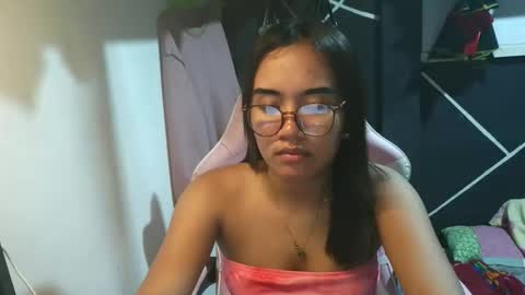 Snapshot of ur_wetwife chatting on 12-20-25, 02:46 ur_wetwife online show from 12-20-25, 02:46