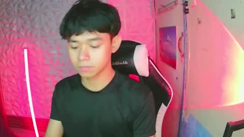 Snapshot of ur_younngtwinkxxx chatting on 01-09-26, 04:10 Ken online show from 01-09-26, 04:10