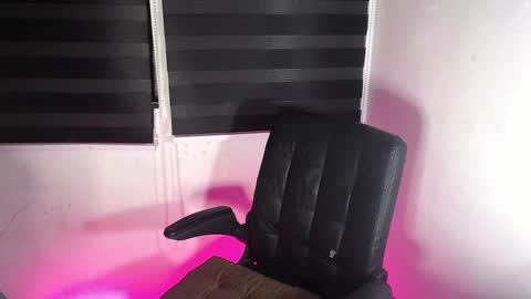 Snapshot of urasaintwink chatting on 01-12-25, 10:22 Bran online show from 01-12-25, 10:22