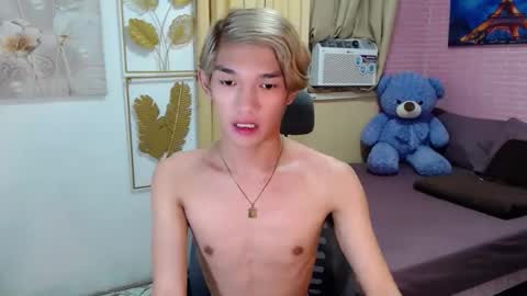 urasian_john20 online show from 06-01-26, 07:15