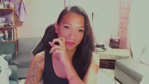 Snapshot of urasian_newra chatting on 02-11-25, 08:10 NEWRA ALLISON online show from 02-11-25, 08:10