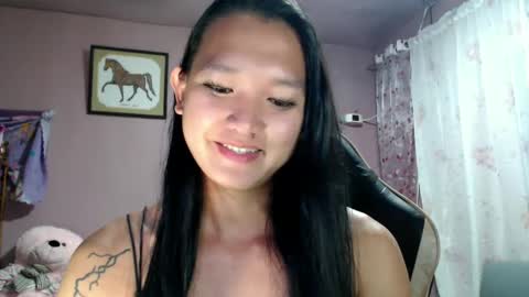 Snapshot of urasian_newra chatting on 02-18-25, 12:17 NEWRA ALLISON online show from 02-18-25, 12:17