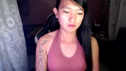 Snapshot of urasian_newra chatting on 02-25-25, 01:17 NEWRA ALLISON online show from 02-25-25, 01:17