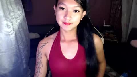 Snapshot of urasian_newra chatting on 03-04-25, 01:23 NEWRA ALLISON online show from 03-04-25, 01:23