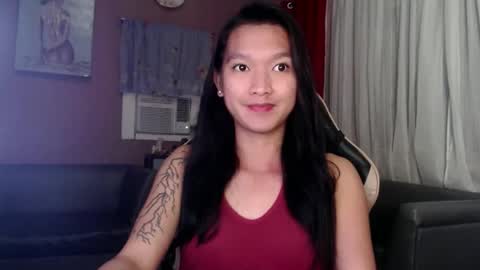 Snapshot of urasian_newra chatting on 10-13-25, 05:46 NEWRA ALLISON online show from 10-13-25, 05:46