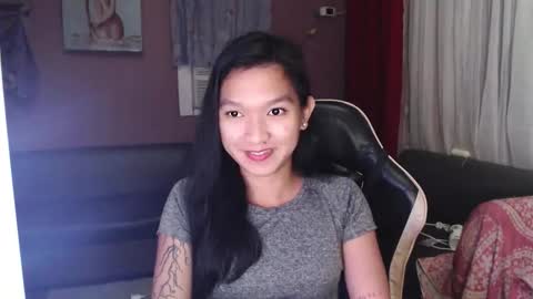 Snapshot of urasian_newra chatting on 10-17-25, 04:31 NEWRA ALLISON online show from 10-17-25, 04:31