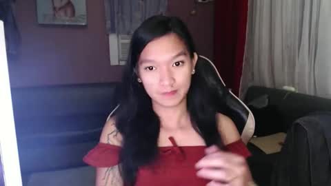 Snapshot of urasian_newra chatting on 10-20-25, 05:24 NEWRA ALLISON online show from 10-20-25, 05:24