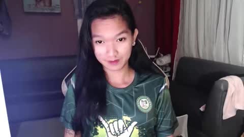 Snapshot of urasian_newra chatting on 10-26-25, 07:42 NEWRA ALLISON online show from 10-26-25, 07:42