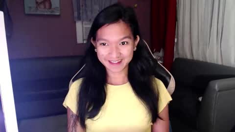 Snapshot of urasian_newra chatting on 10-28-25, 07:16 NEWRA ALLISON online show from 10-28-25, 07:16