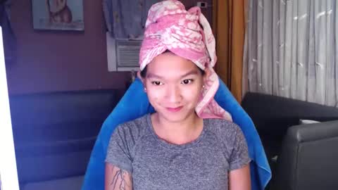 Snapshot of urasian_newra chatting on 10-30-25, 03:57 NEWRA ALLISON online show from 10-30-25, 03:57