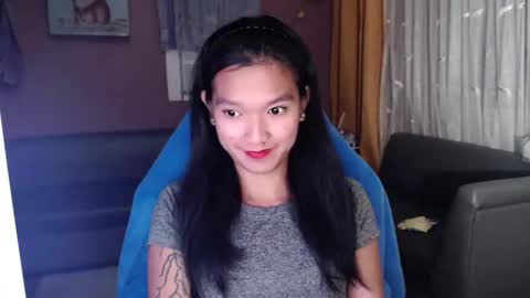 Snapshot of urasian_newra chatting on 10-31-25, 08:10 NEWRA ALLISON online show from 10-31-25, 08:10