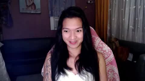 Snapshot of urasian_newra chatting on 11-21-25, 10:19 NEWRA ALLISON online show from 11-21-25, 10:19