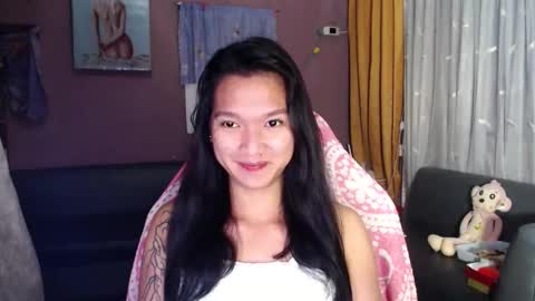 Snapshot of urasian_newra chatting on 11-25-25, 05:57 NEWRA ALLISON online show from 11-25-25, 05:57