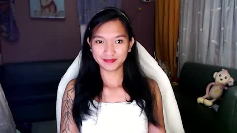 Snapshot of urasian_newra chatting on 11-26-25, 08:10 NEWRA ALLISON online show from 11-26-25, 08:10