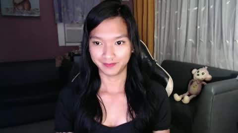 Snapshot of urasian_newra chatting on 12-16-25, 09:20 NEWRA ALLISON online show from 12-16-25, 09:20