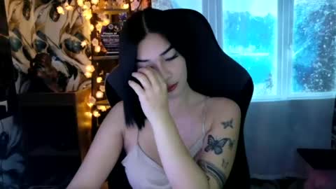 Snapshot of urasiandreamgirlxxx chatting on 06-20-26, 06:38 jess online show from 06-20-26, 06:38