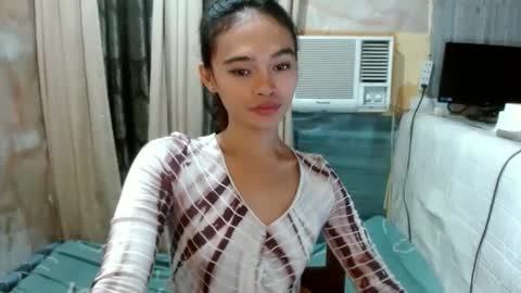 Snapshot of urasianhotrhianxxx chatting on 12-23-24, 02:17 Rina online show from 12-23-24, 02:17