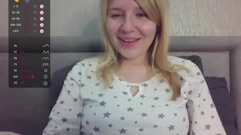 Snapshot of urbadkitty chatting on 09-29-25, 07:13 urbadkitty online show from 09-29-25, 07:13