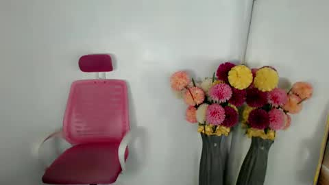Snapshot of urbitchfantasexx_miles25 chatting on 12-07-24, 03:52 Miles online show from 12-07-24, 03:52