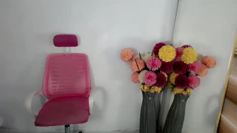Snapshot of urbitchfantasexx_miles25 chatting on 12-22-24, 08:05 Miles online show from 12-22-24, 08:05