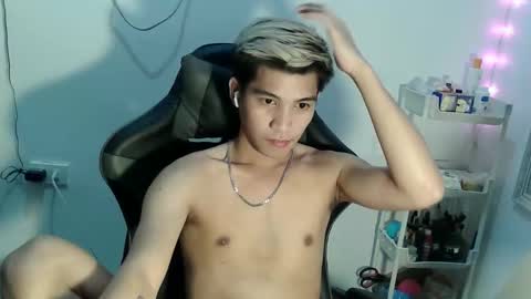 Snapshot of urcutefucking_asianboy chatting on 11-03-25, 01:34 ASIANBBYBOY online show from 11-03-25, 01:34