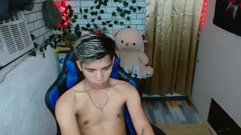 Snapshot of urcutefucking_asianboy chatting on 11-21-25, 04:27 ASIANBBYBOY online show from 11-21-25, 04:27