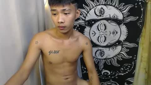 Snapshot of urcutejason chatting on 05-01-26, 11:37 jason online show from 05-01-26, 11:37
