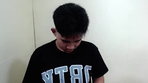 Snapshot of urcutie_asianboy chatting on 09-21-25, 05:53 KEN online show from 09-21-25, 05:53