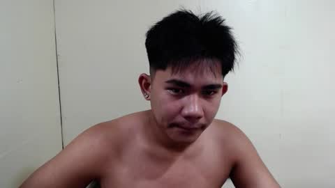 Snapshot of urcutie_asianboy chatting on 09-23-25, 07:00 KEN online show from 09-23-25, 07:00