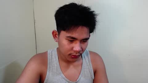 Snapshot of urcutie_asianboy chatting on 10-02-25, 07:48 KEN online show from 10-02-25, 07:48