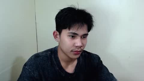 Snapshot of urcutie_asianboy chatting on 10-15-25, 11:21 KEN online show from 10-15-25, 11:21