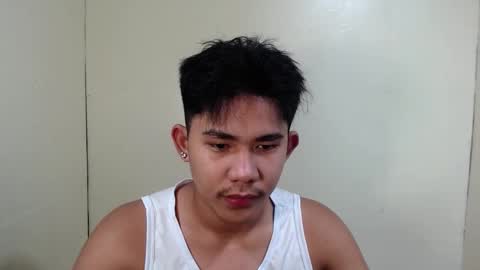 Snapshot of urcutie_asianboy chatting on 10-27-25, 08:29 KEN online show from 10-27-25, 08:29